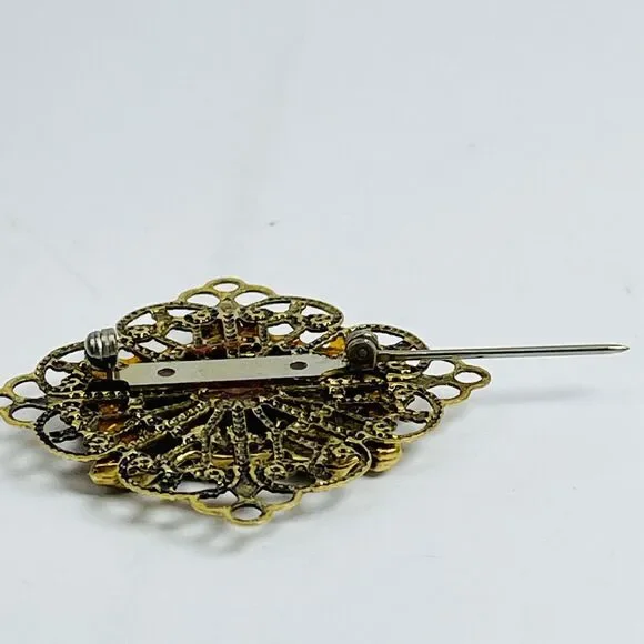 Vintage Nativity Scene Brooch Pin Gold Tone Filigree Christmas Religious Jewelry - Picture 4 of 4